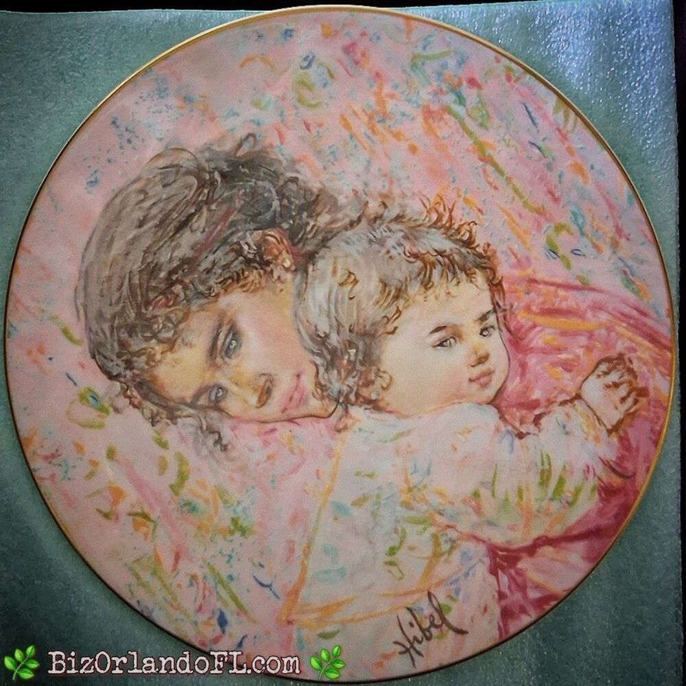 VINTAGE Royal Doulton Hibel Mother & Child Collection (Marilyn & Child - No Box)
